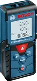 Alat ukur laser Bosch GLM 40 dengan tampilan digital.
