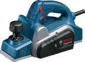 Planer Bosch GHO 6500 dengan kedalaman pemotongan yang dapat disesuaikan.