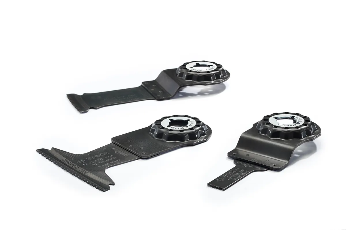 Set Bosch Starlock dengan tiga mata gergaji serba guna.