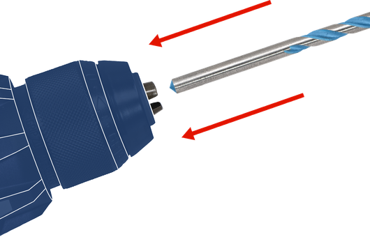 Mata bor disejajarkan dengan chuck bor untuk pemasangan.