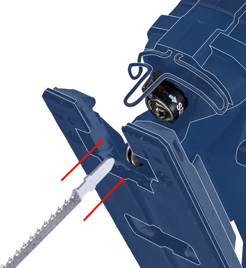 Mata pisau gergaji dimasukkan ke dalam dasar alat listrik berwarna biru.