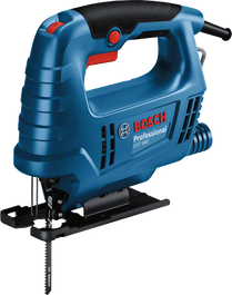 Gergaji ukir Bosch GST 680 untuk pemotongan lengkung yang presisi.