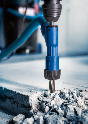 Adaptor Pahat Datar Bosch EXPERT SDS max untuk memecahkan beton.