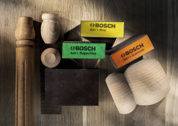 Spons pengamplasan Bosch S471 untuk grit sedang superhalus.