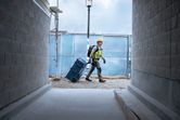 Sistem tas jinjing Bosch L-BOXX Contractor Set 3 di lokasi proyek.