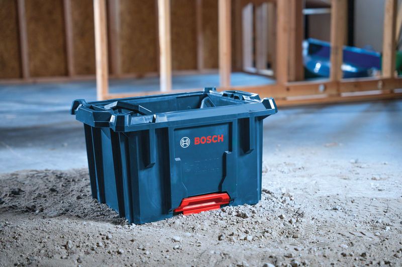 Peti kontainer Bosch L-BOXX untuk kontraktor di lokasi konstruksi.