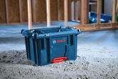 Peti kontainer Bosch L-BOXX untuk kontraktor di lokasi konstruksi.